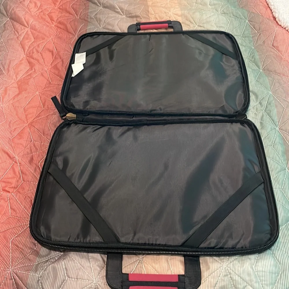 Like New - Laptop carrying case